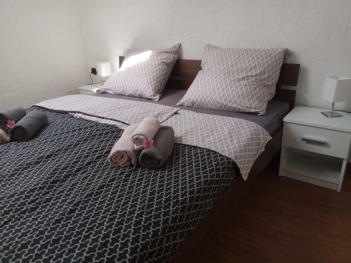 Apartman Slava Tisno Ngoại thất bức ảnh